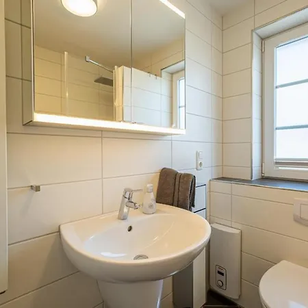 Mine Heimat Twee, Moderne Und Gut Ausgestattete Reet-doppelhaushaelfte Fuer 4 Personen In Holiday home *