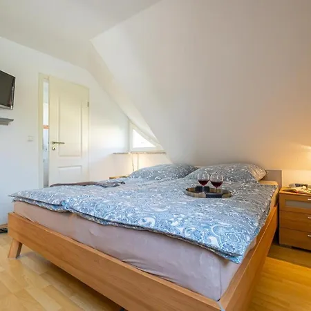 Mine Heimat Twee, Moderne Und Gut Ausgestattete Reet-doppelhaushaelfte Fuer 4 Personen In Prázdninový dům